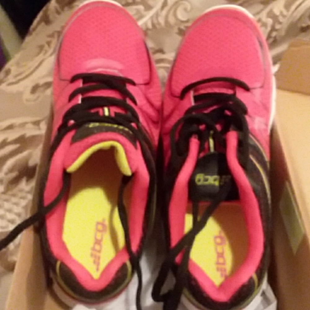 BRAND NEW SHOES